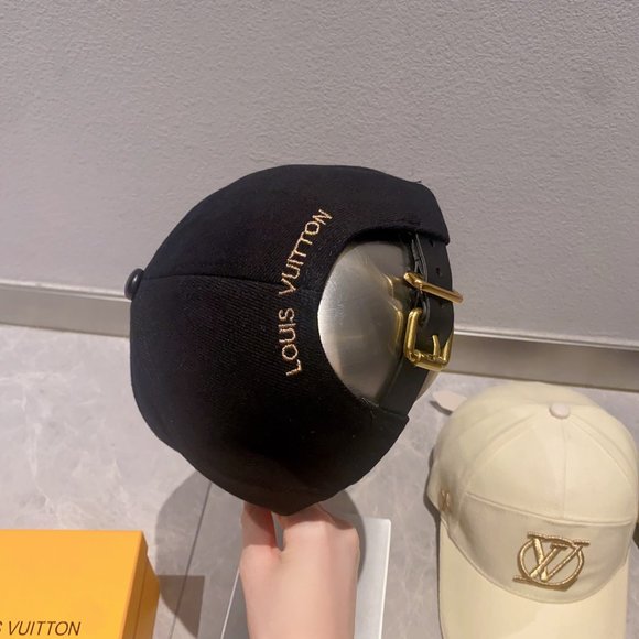 Lv embroidered lettered baseball cap - Picture 8 of 8